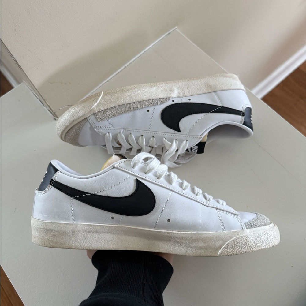 Nike Blazer Low ‘77 Vintage White Black Sail Sneakers Women’s 9.5 DC4769-102